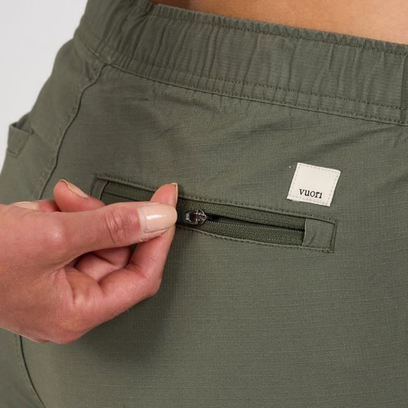 NWT VUORI Ripstop Cargo Pants- Army Green/
Size Small - Picture 3 of 11